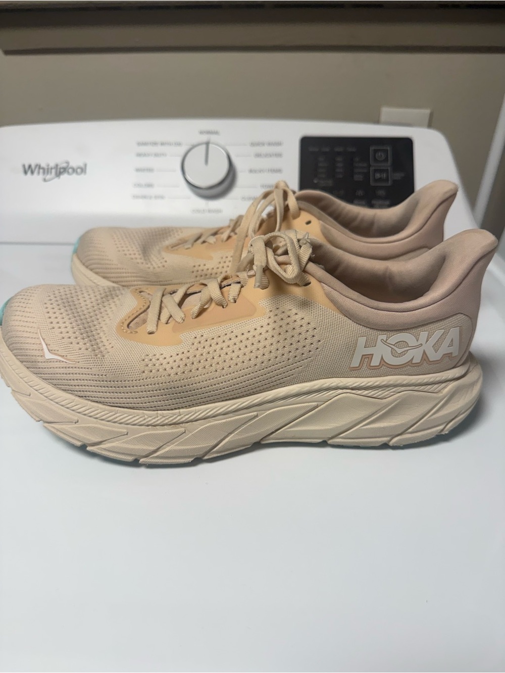 HOKA Women’s Arahi 7